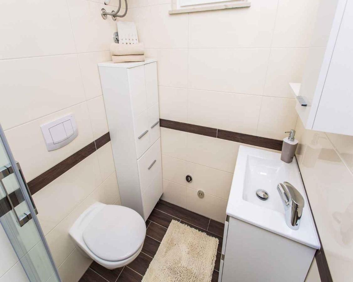 Apartment In Vrbnik/Insel Krk 36873 エクステリア 写真